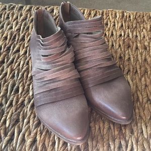 Free People boot shoes.NWOT Brown leather. Size 39